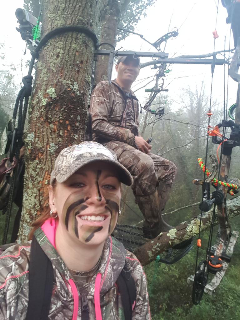 sasha_donahoo's tweet photo. Finally in the stand doin what I love most with the love of my life #TeamKillzoneTv #TeamKillzoneprostaff #hernonscents #bustedarrowprostaff https://t.co/qPNbsyf5zx
