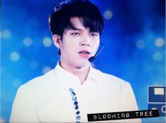 bloomingtree_wh's tweet photo. 161001 부산원아시아페스티벌 #우현 #인피니트 😭 https://t.co/WrtITvWlxp