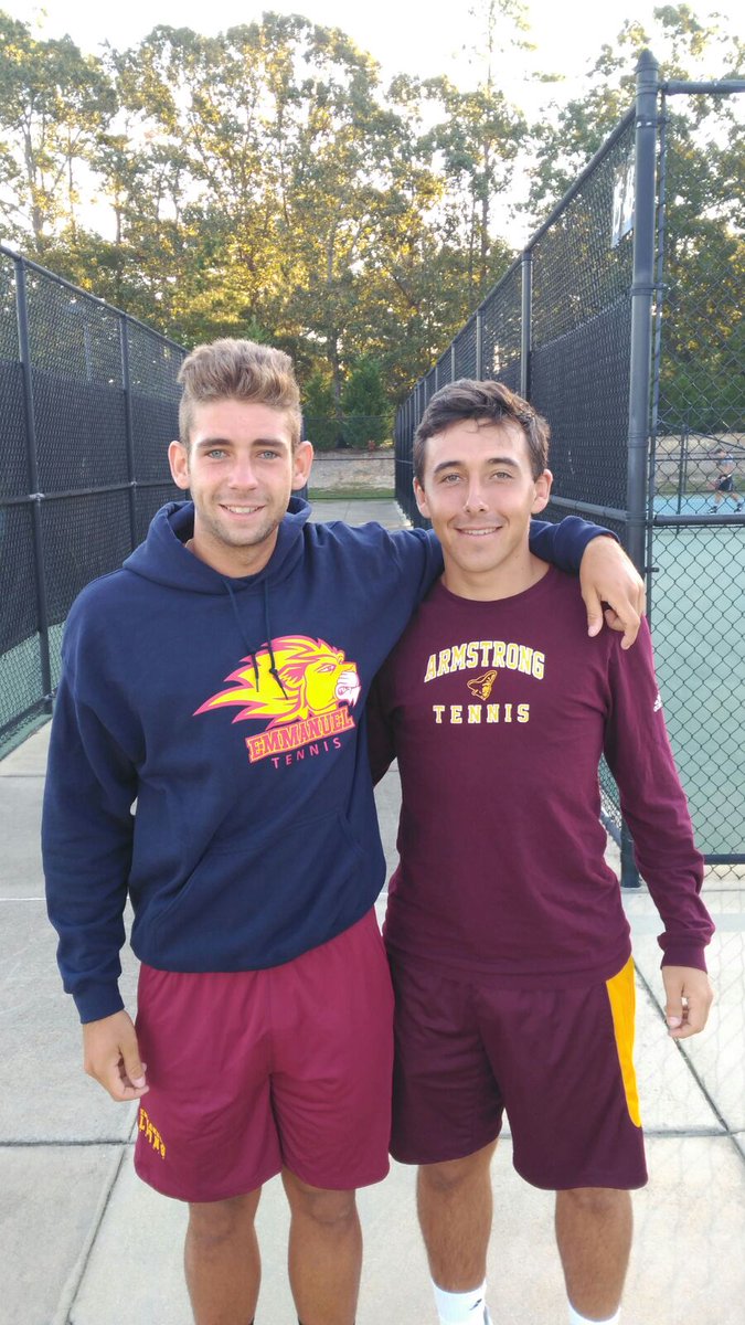 EscTenisAlcala's tweet photo. Jorge Cañadas y Álvaro Cruz. Dos de nuestros jugadores estudiando su carrera en USA con becas jugadores tenis. #tenisalcalaeducación https://t.co/JtYR8Rvqlk