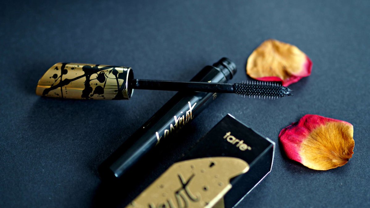 LAFOTKA's tweet photo. Best way to get introduced to new brands is via @qvcuk #TILIBOX 💋
Read my post &amp; shop the box here: https://t.co/ExgWASK6kC #tili #qvcbeauty https://t.co/S6b4uRmq1R