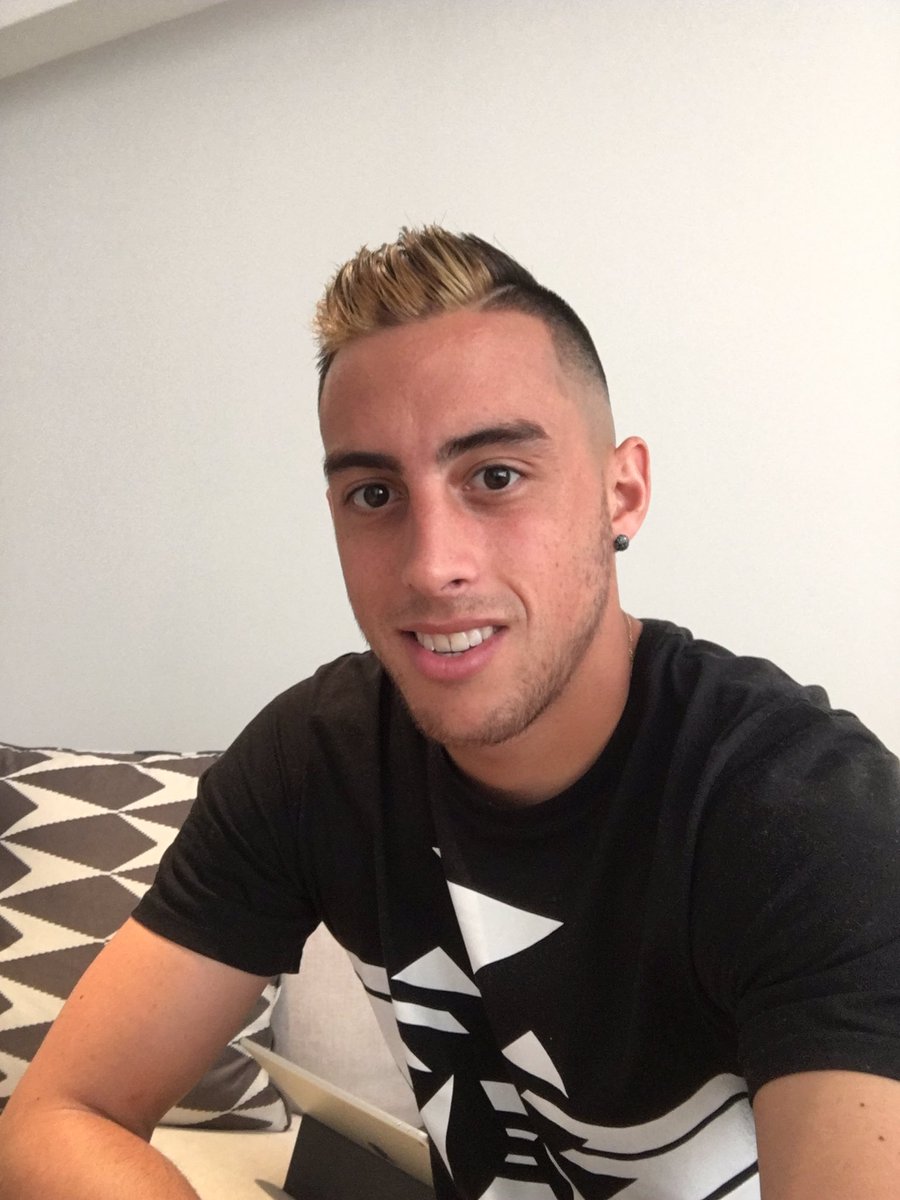 funesmoriofi25's tweet photo. Buen fin de semana para todos!!! Cambiando de look un poco jaja!!! Rubio👦🏼💇🏼‍♂️
Saludos✌🏽️ https://t.co/1W4aNJYQkS
