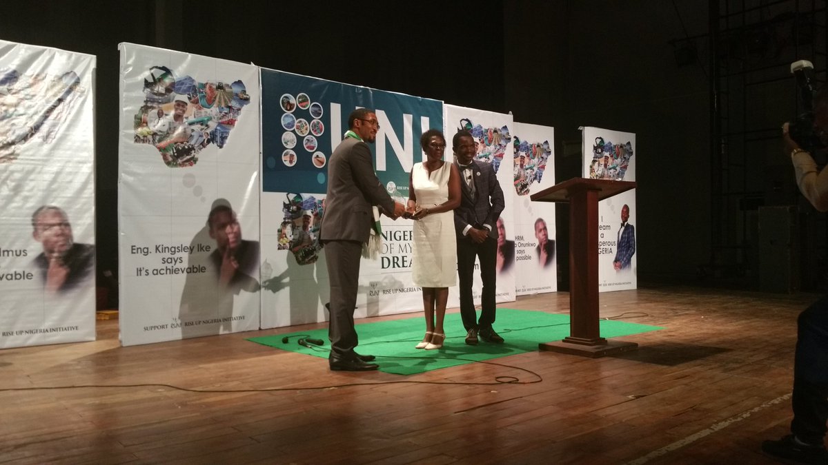 riseupni's tweet photo. Award of Recognision - The Royals Secondary School Cotonou. #RUNI #NigeriaOfMyDream https://t.co/v6NmmjesLR