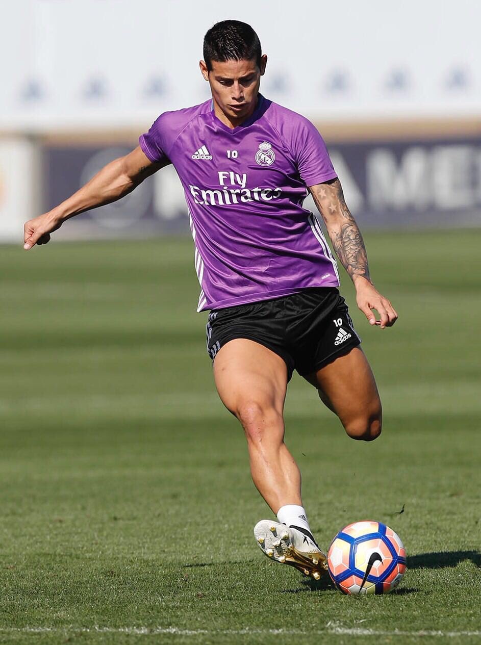 Ctrv8pmW8AAKI2H.jpg:large