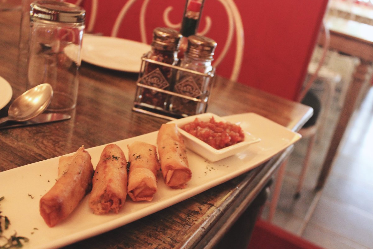 cafechezmoi's tweet photo. Leek Cheese Cigars, stuffed generously with cheese and fried to perfection. Light and crispy, pairs very well with your favourite wine. https://t.co/sOgw8eGaRp
