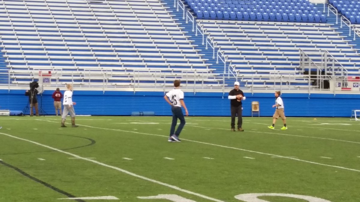 MHardy14's tweet photo. @JordanStrack playing some fall pre-game fball with @NapFBTradition ballboys! #futureofprogram https://t.co/z9YP6jB1xh