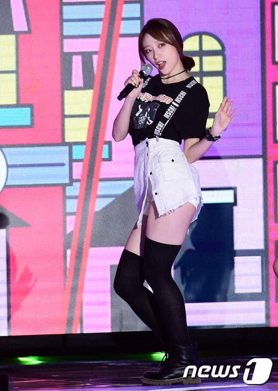 kor_celebrities's tweet photo. EXID、開幕公演。ハニはMCまで。「2016 DMC FESTIVAL」、ソウル上岩文化広場。 https://t.co/IOfEuU4sPp