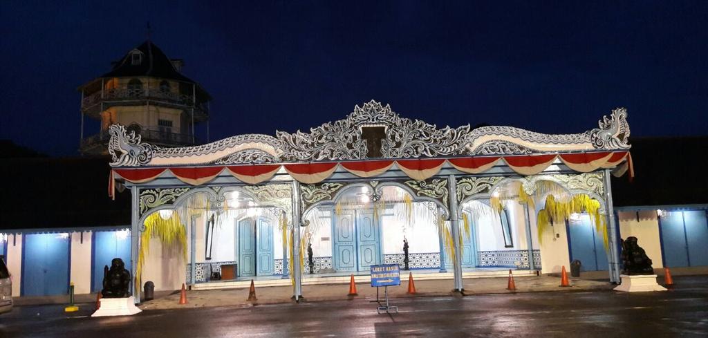 infoKRATON's tweet photo. Renov th 2016, me 7 kraton ska sbg distinasi utama wisata budaya indonesia https://t.co/Wlw4Xzk2Z7