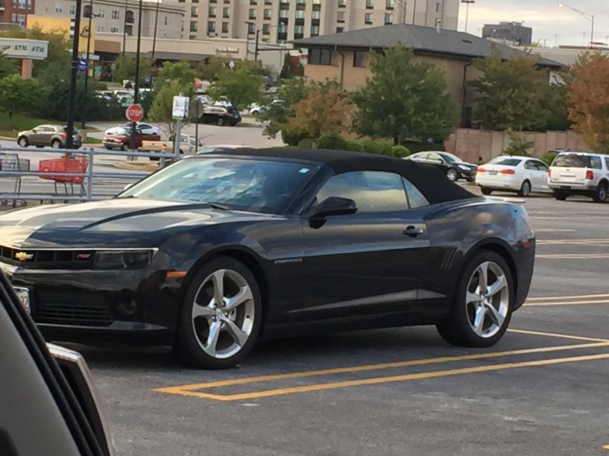 Merisahmic's tweet photo. Sick car bro https://t.co/jzCjGfBgaA