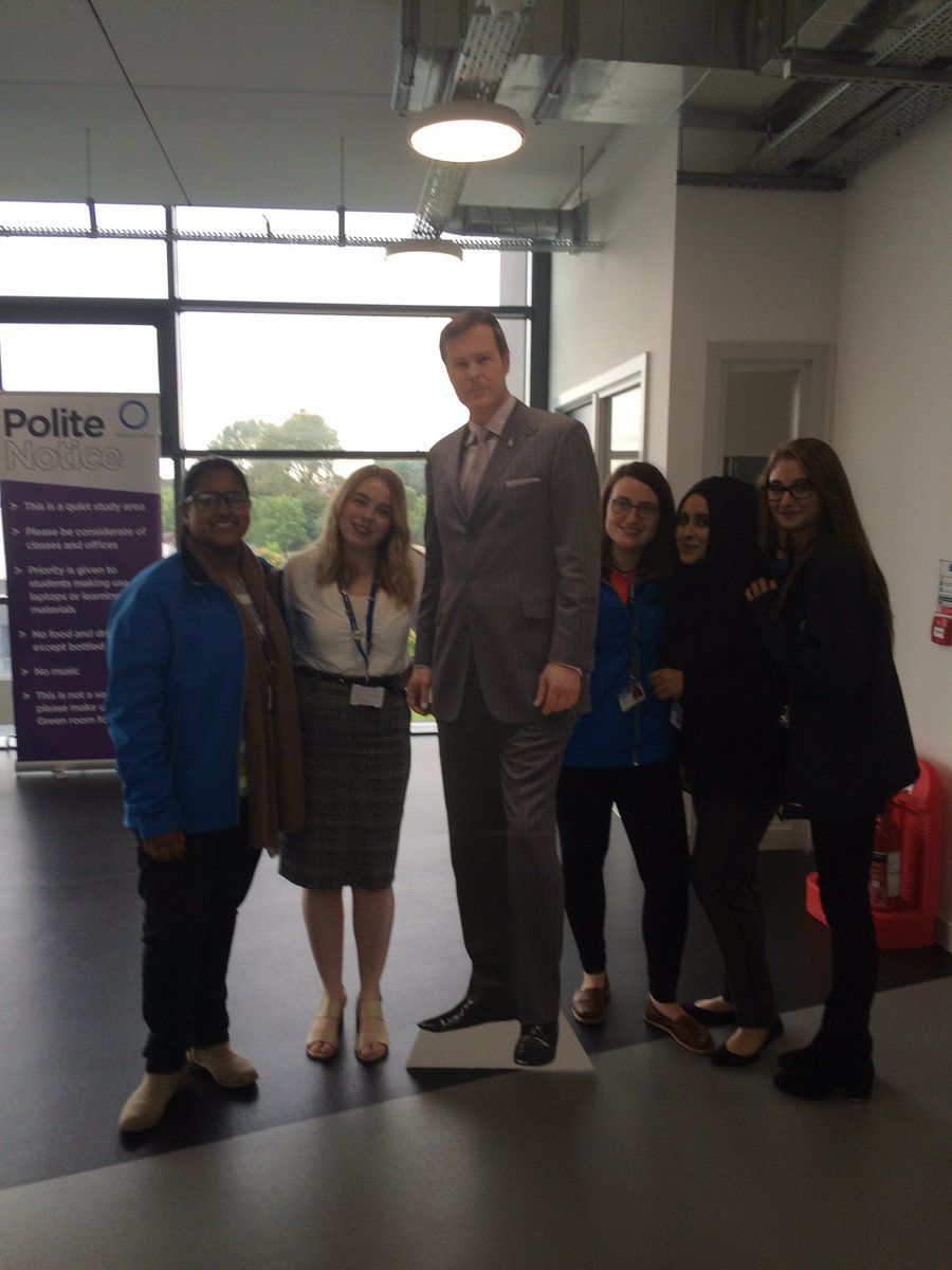 TutorMikeJL's tweet photo. Successful open day @OldhamCollege #notmoreschool thanks to @dragonjones for your help @FacultyFPOC https://t.co/FlkJq5TPLQ
