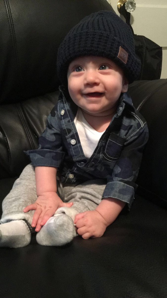 _Willywaves's tweet photo. Jason is ready for fall 👶🏼 https://t.co/LHXaT0w8ZI