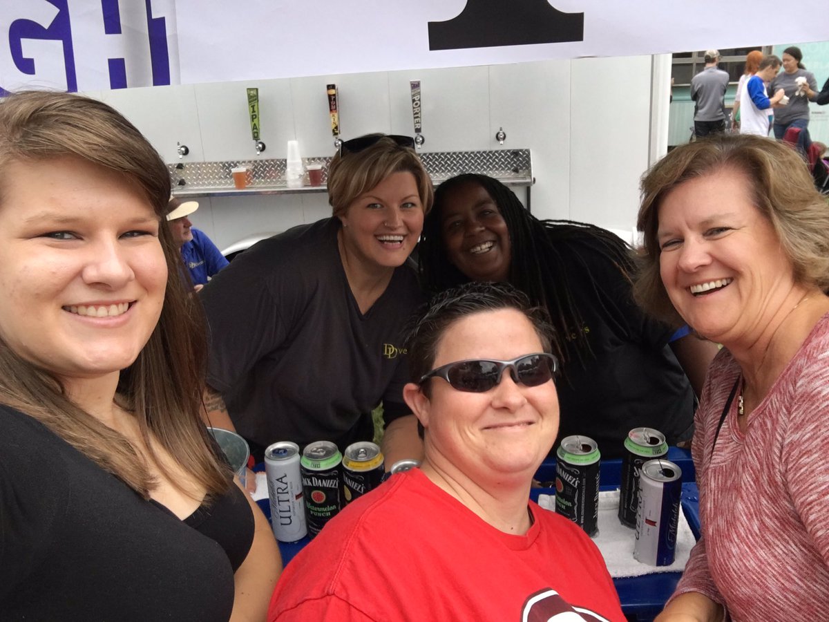 taylor7hill's tweet photo. Go find these wonderful ladies for cold beer!! #ddevents #fallfest @thehermitage https://t.co/6xAfWBaenM