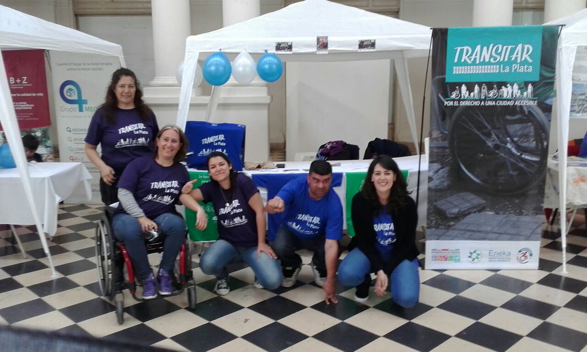 TransitarLP's tweet photo. Ahora con Eneka compartiendo un sábado de concientizacion para la accesibilidad! https://t.co/CrrKxHFfhR https://t.co/320XjBONbX