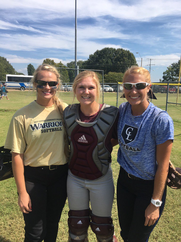 olebrook_sball's tweet image. Good luck to these Ole Brook girls in Clinton today. We are so proud of y&apos;all! #weareolebrook🐾❤️💙