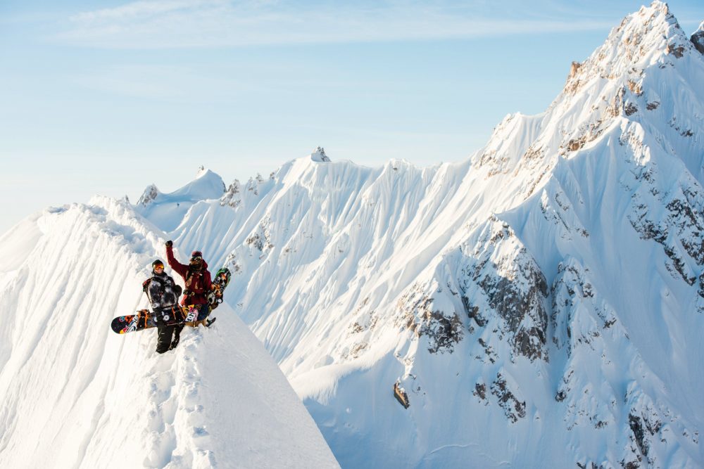 Win a <a href="/TravRice/">Travis Rice</a> snowboard to celebrate #TheFourthPhase world premiere via <a href="/RedBullCanada/">Red Bull Canada</a> &amp; @VancityBuzz ow.ly/9dOg304HQX2 RT to enter!