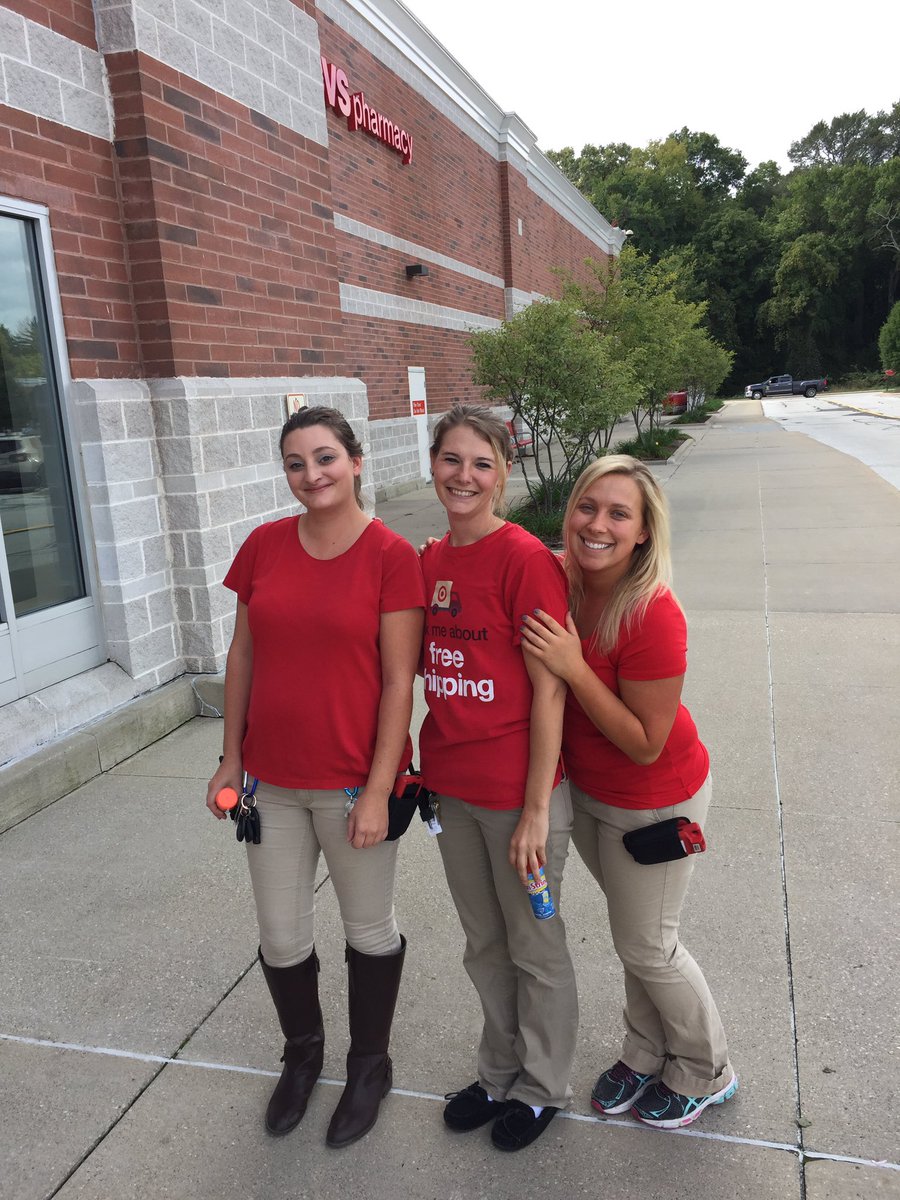 e_esheen's tweet photo. 12 red cards before 2pm! Love this team 🎉🎯@CassieSheets3 @JillanneMackey @pmfriery @veramay11 https://t.co/CslS6KZ9YU
