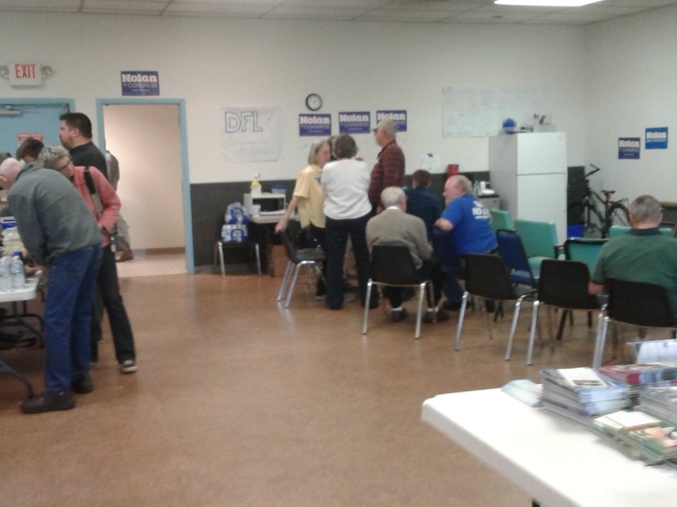 Our DFL neighborhood leaders here in Duluth are lining up to grab some food and discuss electing Democrats this Nov! #dflstrong #potluck
