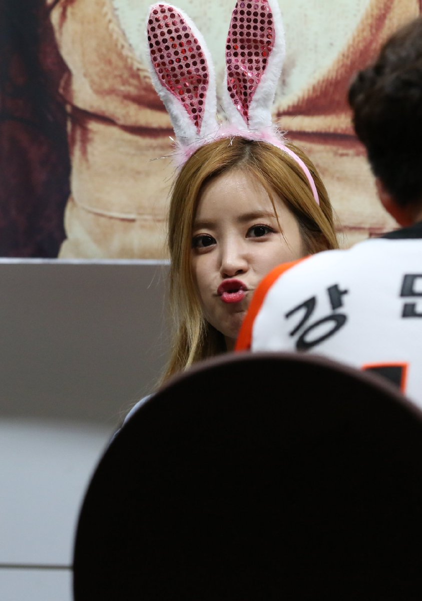 MrBOO_APINK's tweet photo. 20161001 APINK Chorong @ BUSAN FAN sign event @Apinkpcr https://t.co/PbhOfdUsiU