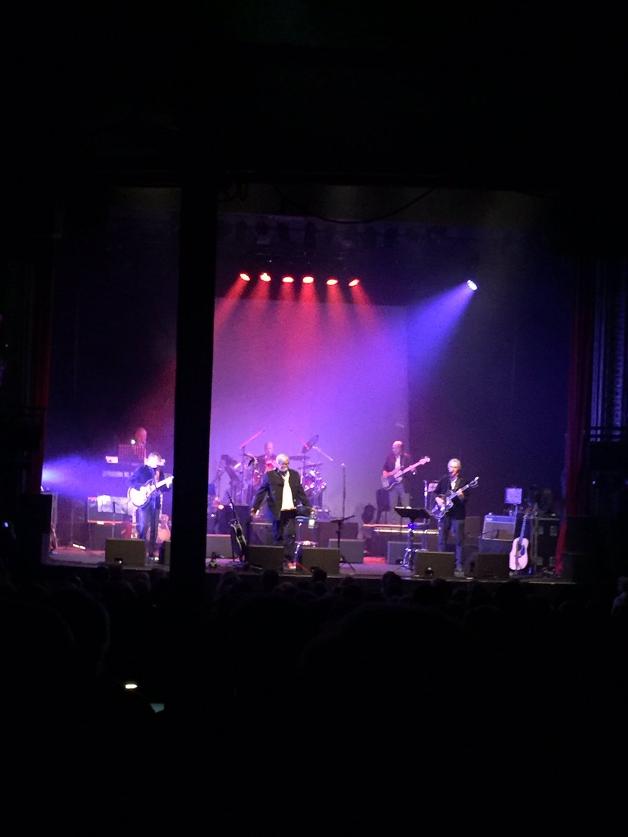 ReseauOudinot's tweet photo. Gilles de FLORIVAL !! Spectacle ce soir #BacktotheBeatles à @LaCigaleParis #ReseauOudinot #association https://t.co/Kth7zBaPsZ
