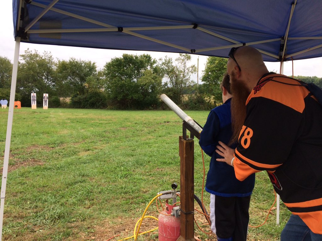 PresidentBeard's tweet photo. Is the future First Family making a political statement with the pumpkin cannon in Sunbury?! #electthebeard #PumpkinBeard -BH https://t.co/3JfHoHQTXR