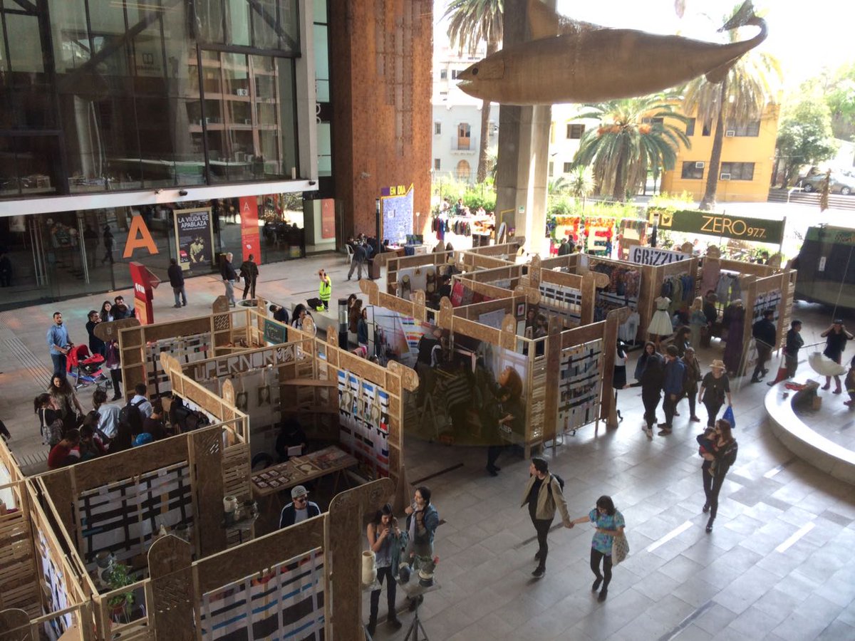 centroGAM's tweet photo. Es gratis y ahora hasta las 20 h @SED_Santiago, la feria de diseño, vestuario y gastronomía con @JovProductorGam https://t.co/tX7dLq9juB