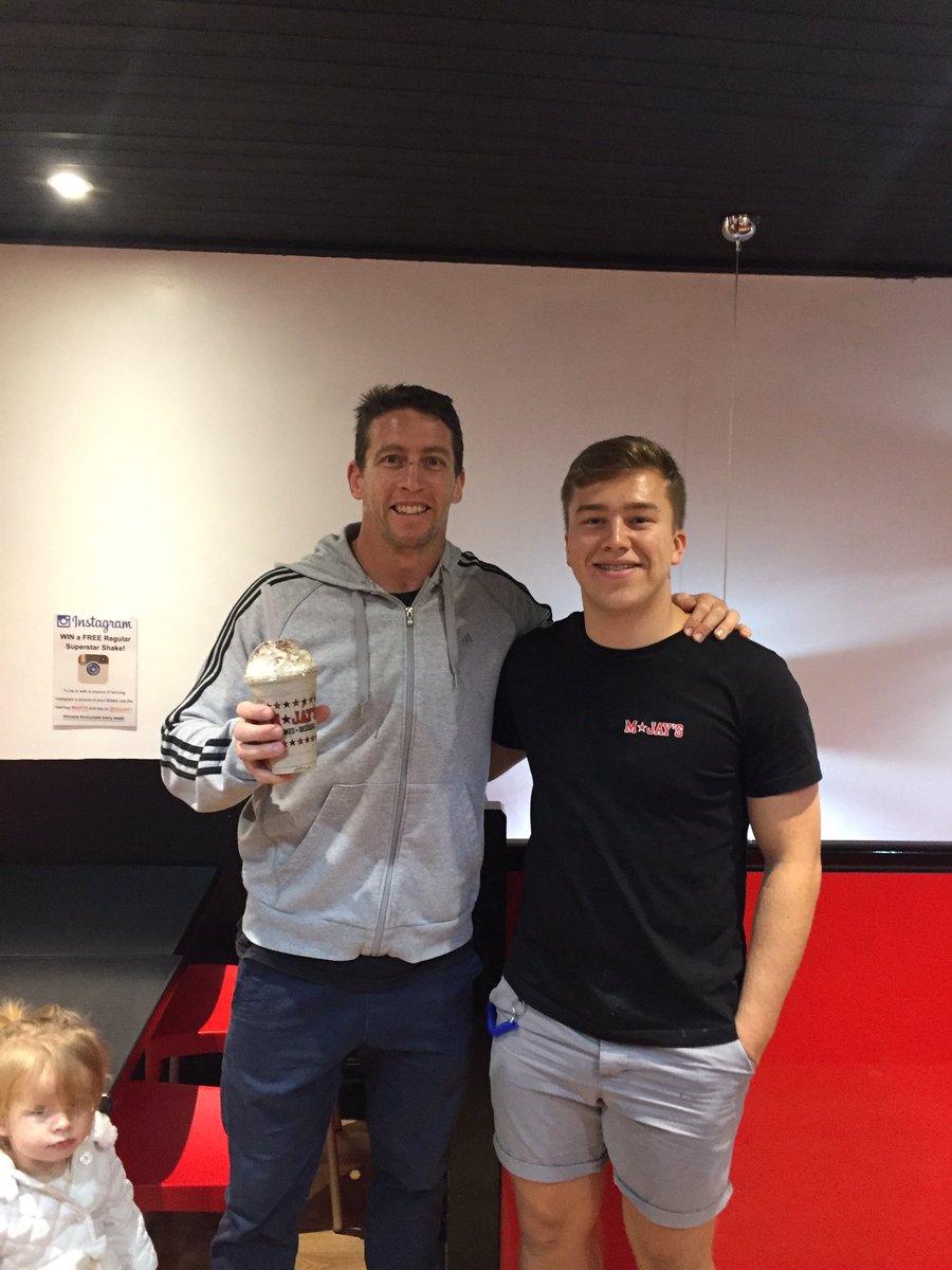 kurt_gidley's tweet photo. @mjaysSTH Quiet Saturday night treat!! https://t.co/90HNcN6K8F