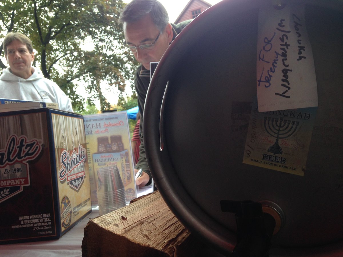 JeremyCowanSBC's tweet photo. Chanukah Cask launched! @HarvestCountry @HarvestFineWine &amp; Sihn the Petition is ON - Dear @google #AutocorrectThis https://t.co/NWnla1Jp6S