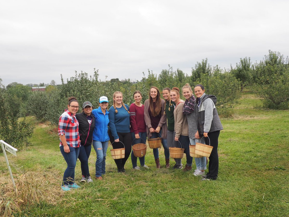 CornellRamsSB's tweet image. #BlockBreak brought Cornell Softball to the Apple Orchard this week!