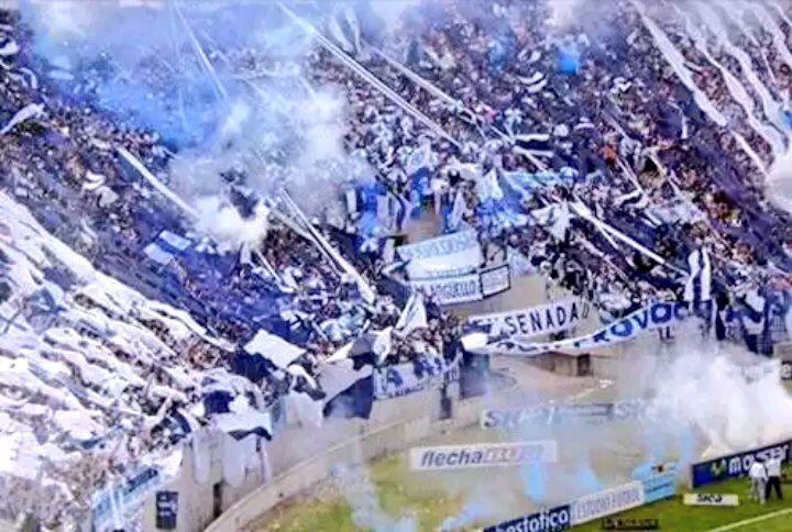 MarianoBeron's tweet photo. Somos los negros,los barrios,las villas,los pobres,los ricos,los q viven o vienen a La Plata saben lo q es Gimnasia en las calles! Lobo 💙 https://t.co/CkhiPw27iI
