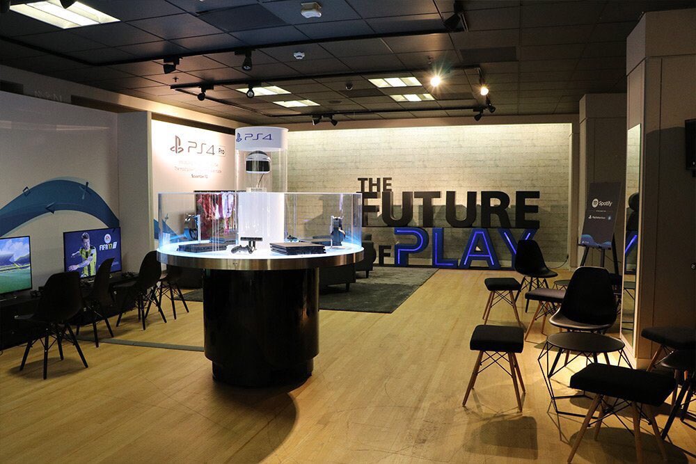 PlayStationUK's tweet photo. We're live today with our pop-up in Glasgow and with the first three @GAMEdigital in-store demos. Let us know what you play. #PlayStationVR. https://t.co/HgvaxS7Cmq