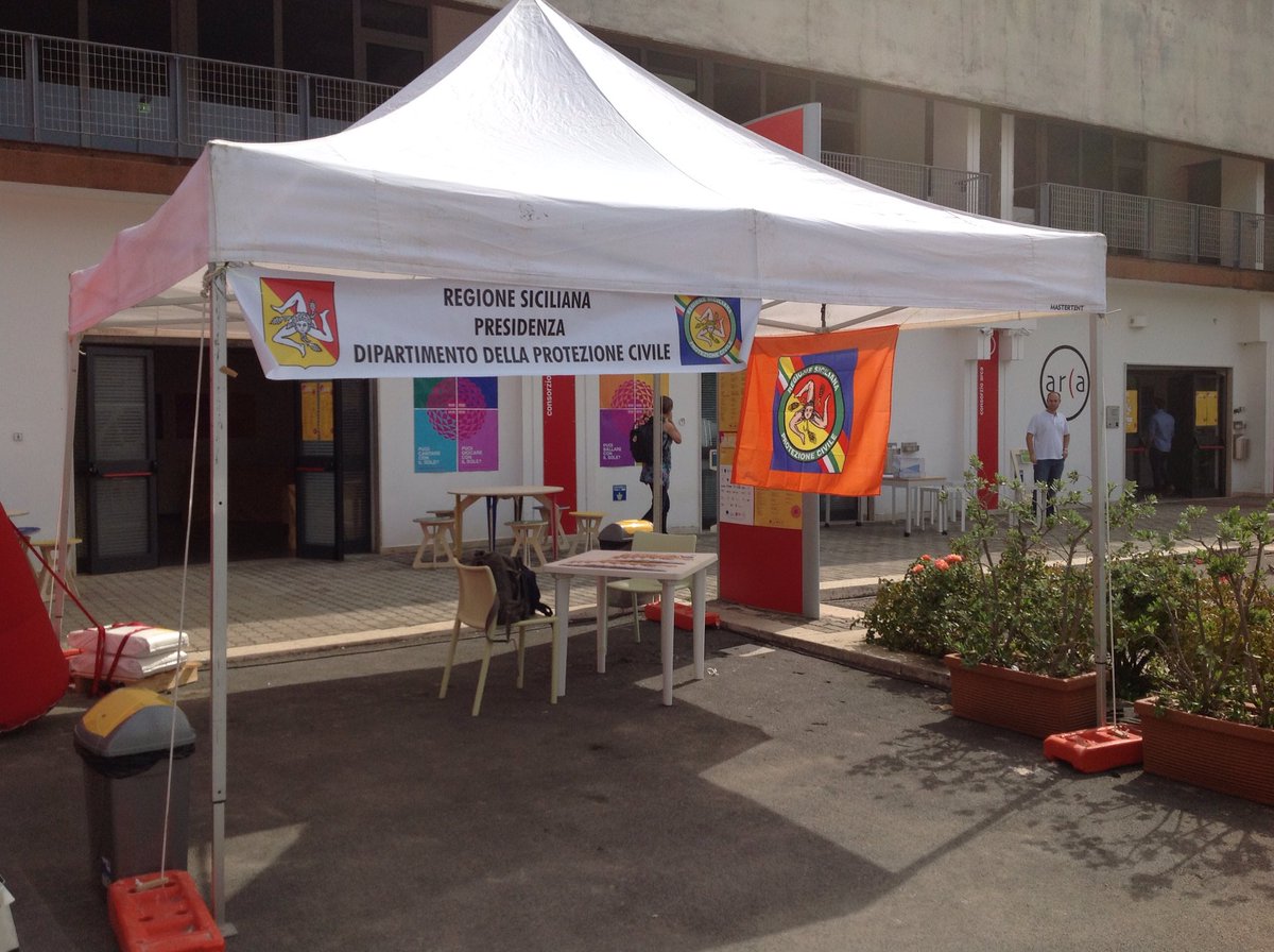 DrpcSicilia's tweet photo. Oggi il sole al centro al #SunMedFestival. Ospiti di @ArcaIncubatore partecipiamo al festival dell'energia solare di #Palermo #HackTheSun https://t.co/mUOz8csHDv