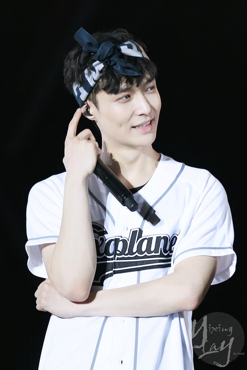 LAY9107's tweet photo. 160930 EDUHZ. Baozi
https://t.co/pmFXByvXXy
https://t.co/Opi9caCEjv
https://t.co/szUTaU8TwL https://t.co/FJqIUVEejP