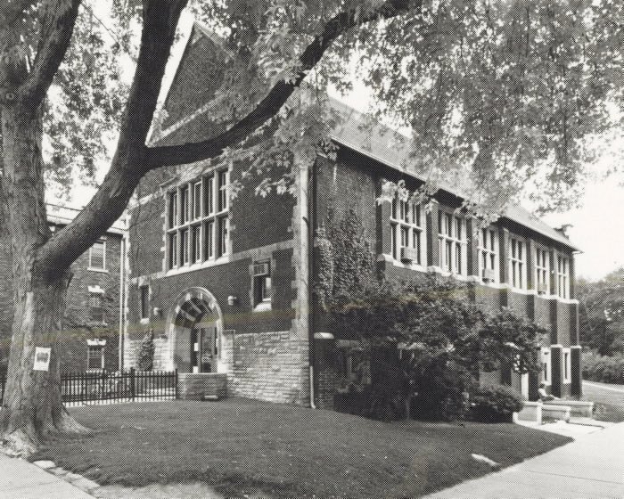sgrimbly's tweet photo. A safe place to escape, where I read from A to Z. And the tiny balcony second floor was magical. #Beaches #RememberingMyLibrary https://t.co/kWaGJ36xSc
