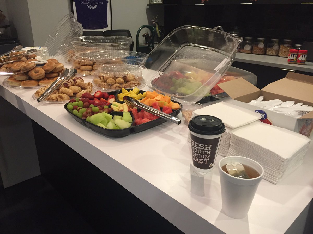 FloridaHackers's tweet photo. We have snacks for you to munch on until Opening Ceremony kicks off at 11:30! #floatie16 https://t.co/2kCidXoN0y