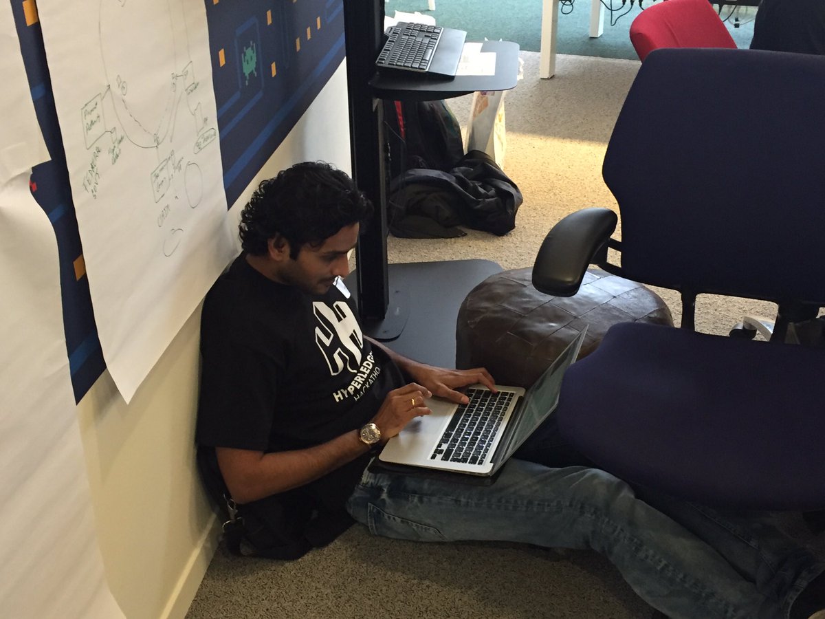 Ankit0809's tweet photo. #HackITon after 8 hours things getting tensed .... #chainreactors https://t.co/yJNKOCh8J1
