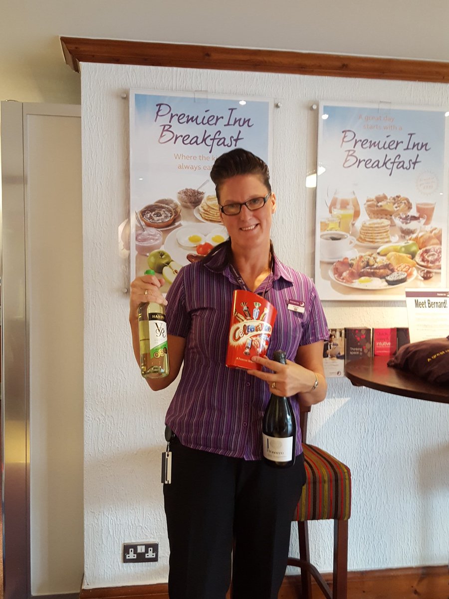 Our 3 PI-WOWs from just the last hour. Showing our guests we care! #piwow <a href="/jmb0606/">John Mark Brennan</a> @kelly_bower Ready for a busy night! 💪👊💪