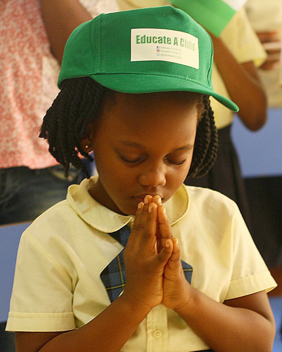 EducateAChildNG's tweet photo. Pray for Nigeria! God Bless Nigeria! #MyNigerianDream #Educateachild #NigeriaAt56 #NationalAnthem #Nigeria #IndependenceDayNigeria https://t.co/7UiuI3kVvX