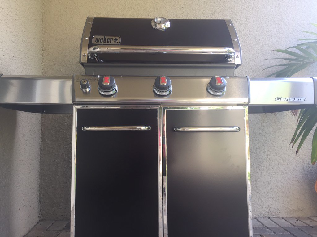 davidcapece's tweet photo. Say hello to my new best friend @WeberGrills https://t.co/AbYH0IMdeY