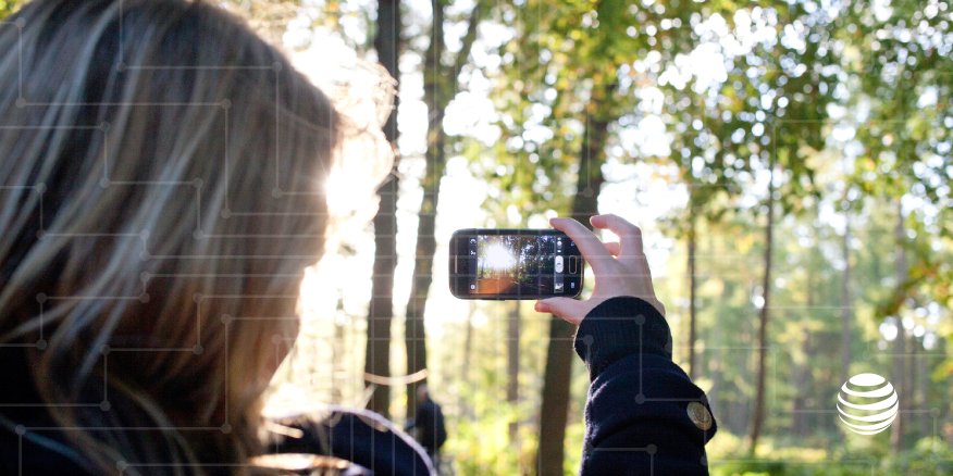 ATT's tweet photo. As gorgeous as fall is, there's no need to post your location. Stay smart, stay safe – and Happy Cybersecurity Awareness Month. #cyberaware https://t.co/wsecGN5kgk