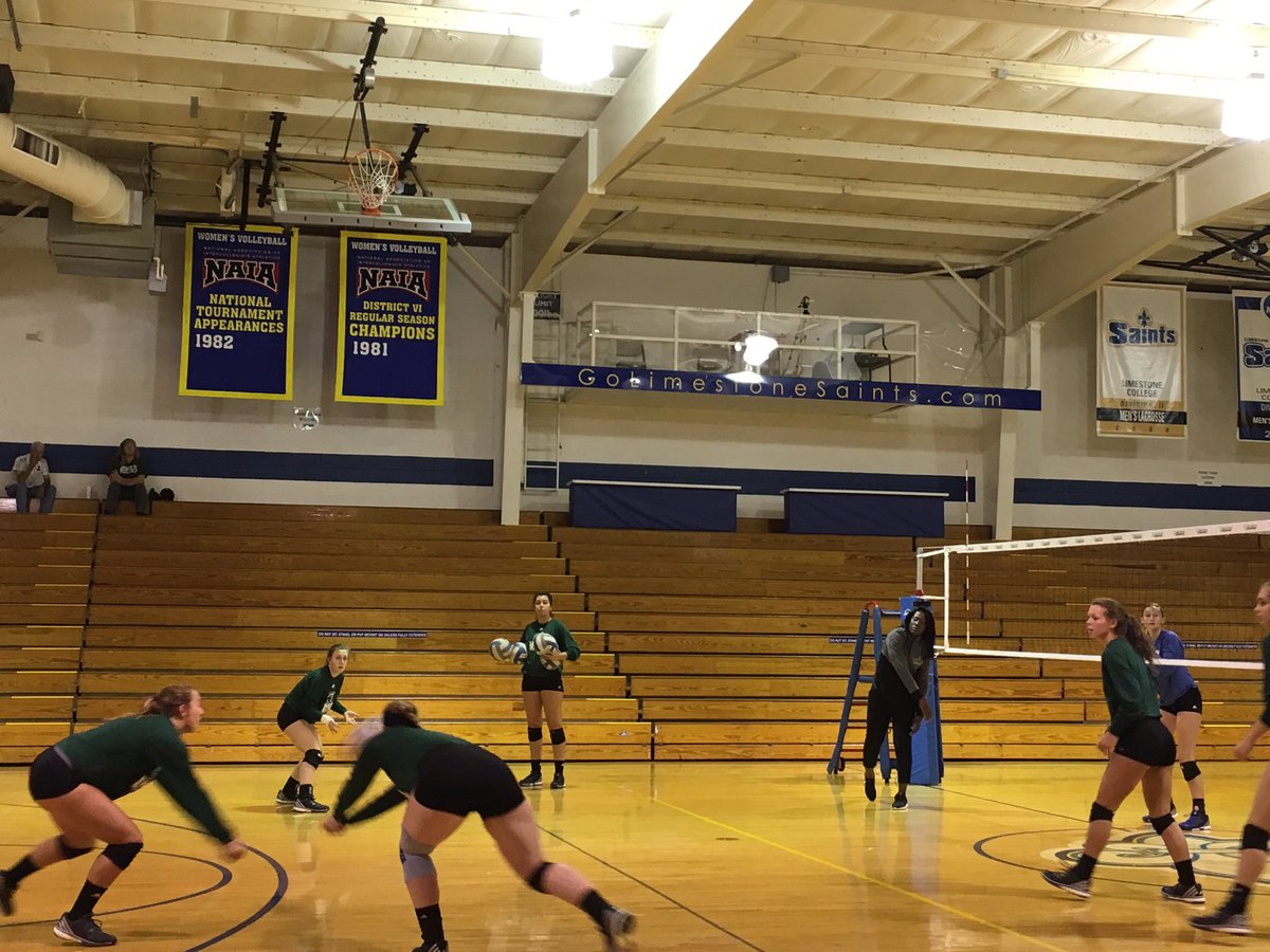 JeffreyMEisen's tweet photo. Pre-game warm-up 25 minutes before play @LimestoneSaints on day two of road trip with @UMO_WVB. #gotrojans #GDTBAT https://t.co/rbGcIHygVq