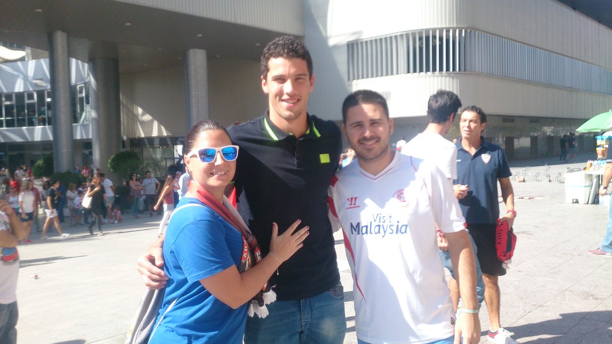 anthurtado's tweet photo. #MiSelfieEnNervion https://t.co/XrsiO9v9U6