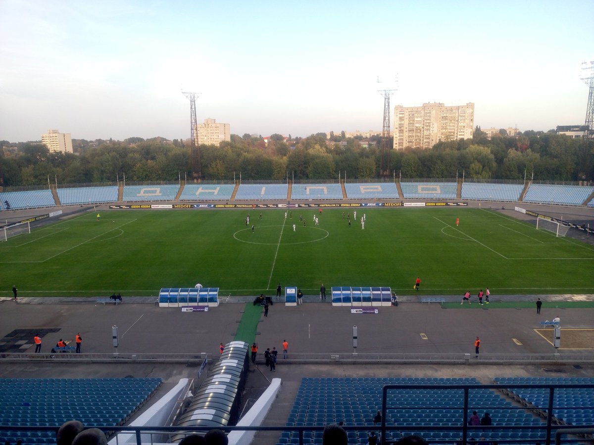 zverov2plus2's tweet photo. Розминка перед Дніпро-Олександрія.  Сталь - Чорноморець. Три удари в площину - три голи.  Реалізація космос! https://t.co/wwoV4QciZ3