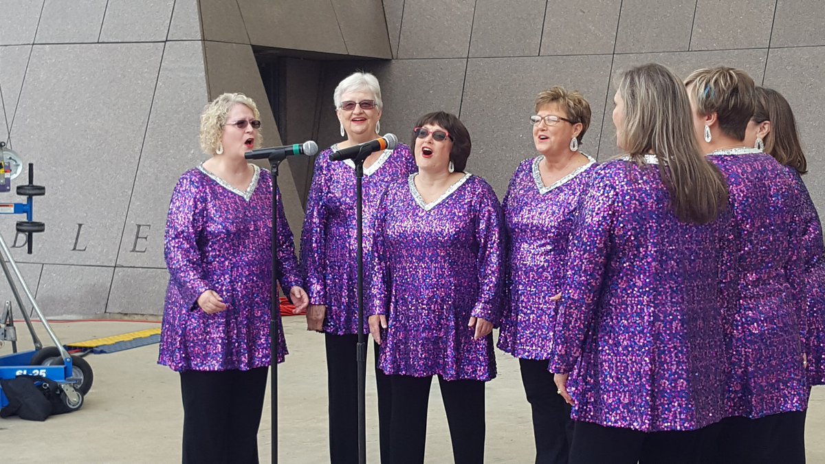 ALZOhio's tweet photo. Nothing like being serenaded by Voice of America Chorus Sweet Adelines to be motivated to Walk to #ENDALZ https://t.co/i2VVm4sRYB