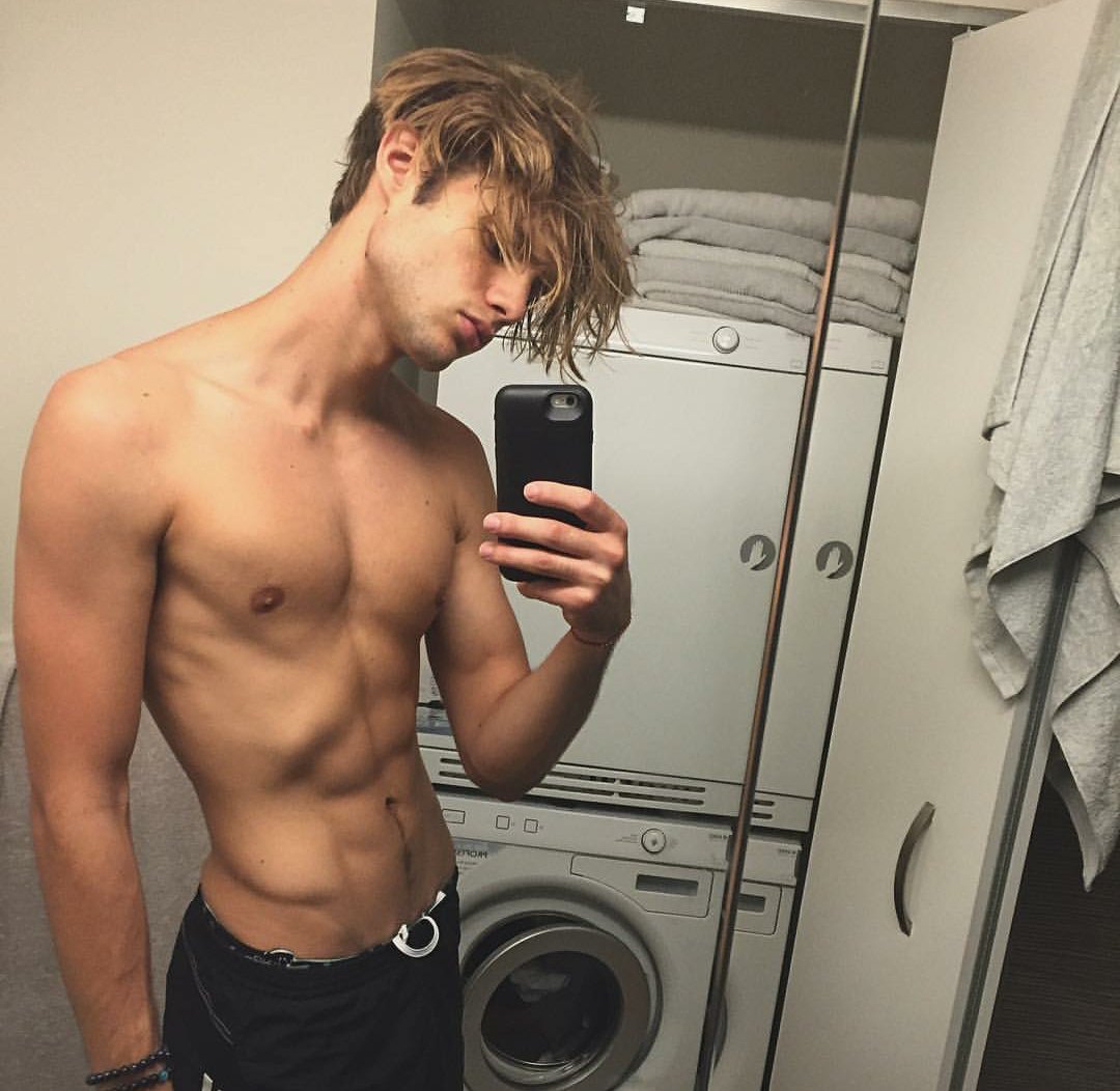 And I’m never on a waste ting shorty.
Them girls, they just wanna take my money. ✨