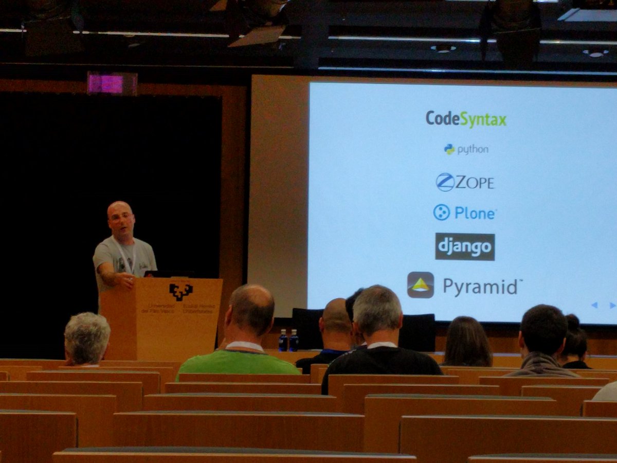 acpyss's tweet image. And... is @erralin turn. Talking about #ansible  #pyss16 @codesyntax