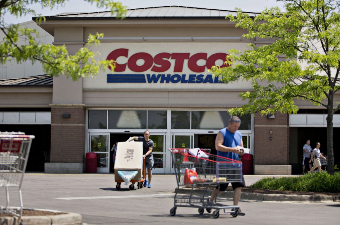 Costco sales hurt in part by switching store credit card to Visa from Amex in June