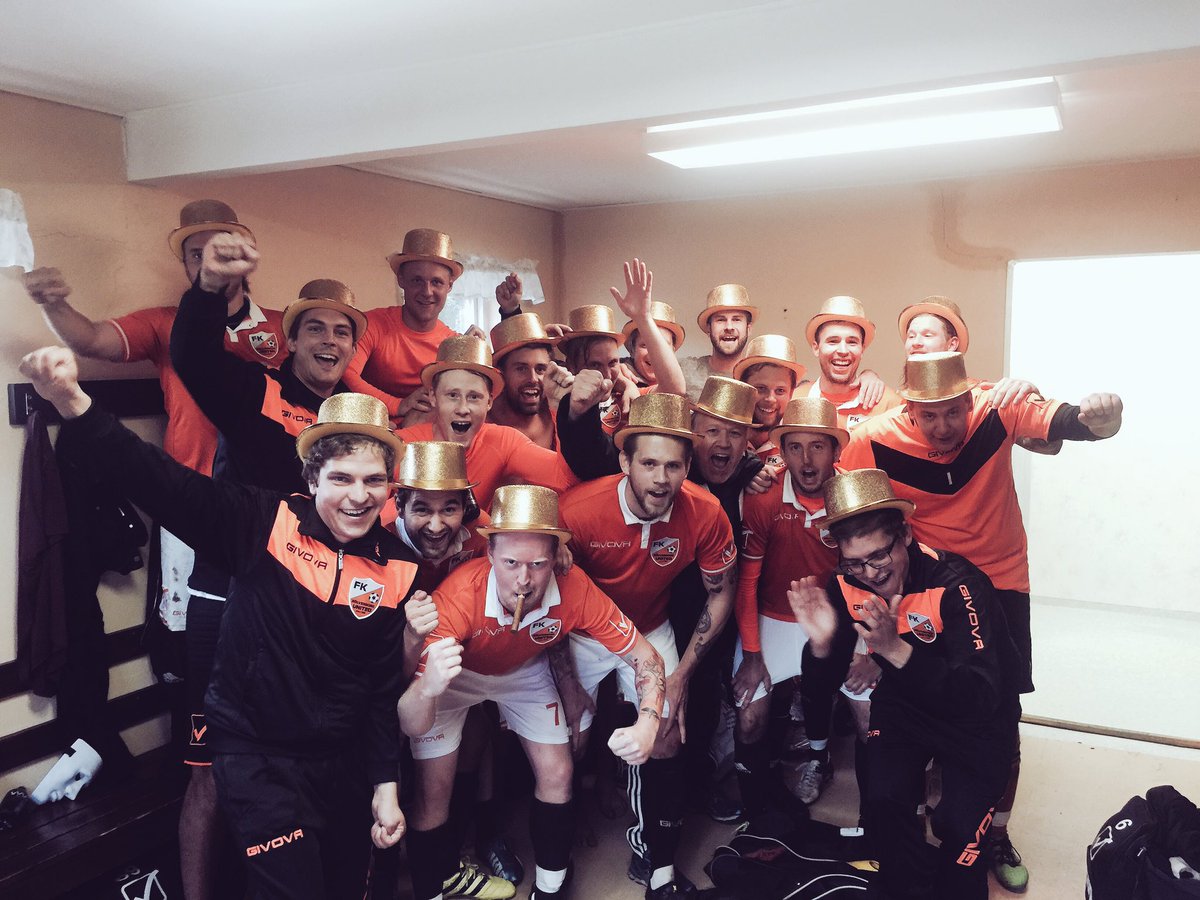 sbgutd's tweet photo. VI ÄR TILLBAKS! 5an nästa! 🍾🎉💃🏼🍻🍸 https://t.co/gNGr60LmPI