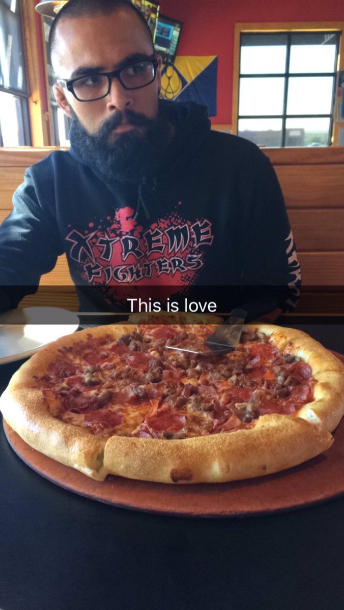 Baca_Smash's tweet photo. Things got emotional after weigh ins. 
#weightCertification #collegeLuchador #PizzaLove https://t.co/2N44gG3pjd