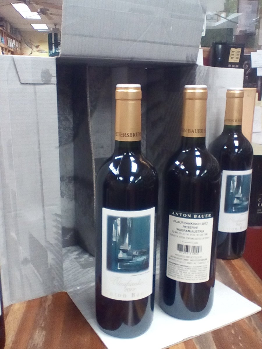 WineEnabler's tweet photo. In @CPWineSpirits fine #Blaufrankish #AustrianRed @antonbauer212 @antonbauer2000 @antonbauer45 @KlausWittauer https://t.co/tw7SlhDRMn