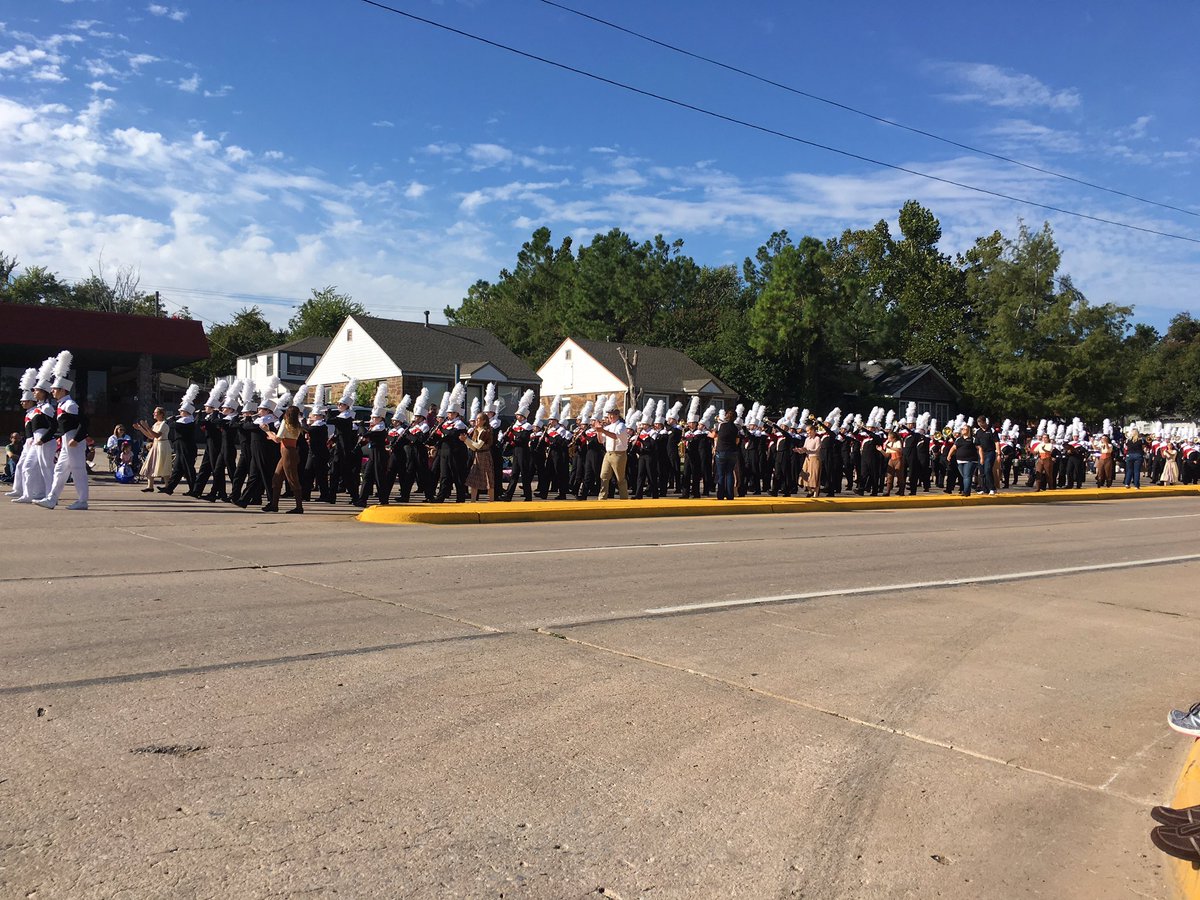 davidyetter's tweet photo. My favorite part of #CzechFest. The @YukonHighSchool Marching Band! #FightSong #WeGotTheBeat https://t.co/2960WBBOAU