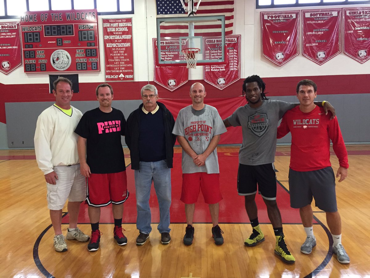JonTallamy's tweet photo. #HPRHS50 @HPRwildcats alum playing some hoops with Coach Kier @SeamusWCampbell @Hpgirlshoops @HPbball https://t.co/qVKmwPRHvc